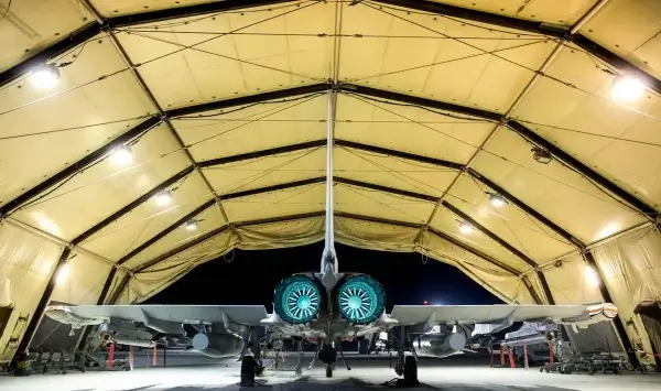 La définition du hangar militaire